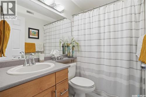 2804 St Andrews Road, Regina, SK - Indoor Photo Showing Bathroom
