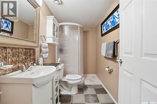 2804 St Andrews Road, Regina, SK - Indoor Photo Showing Bathroom