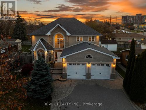 70 APPLEWOOD CRESCENT  Whitby, ON L1N 2E6