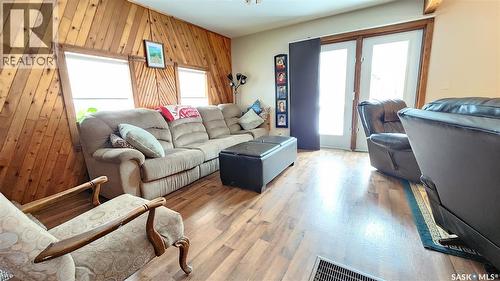 24 Railway Avenue, Meota Rm No.468, SK - Indoor Photo Showing Living Room