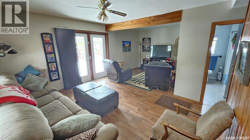 24 Railway Avenue, Meota Rm No.468, SK - Indoor Photo Showing Living Room