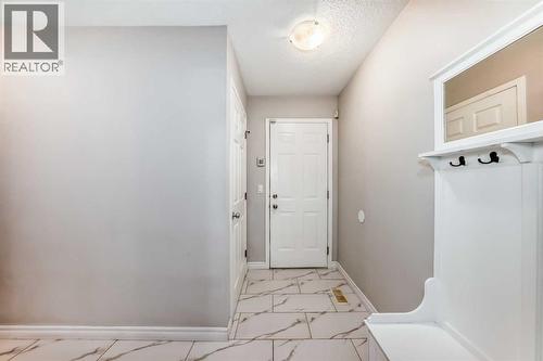 574 Chaparral Drive Se, Calgary, AB - Indoor