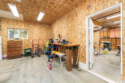 1270 Fox Tree Road, Lister, BC - Indoor