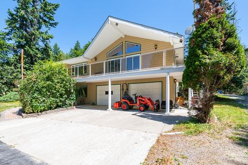 1270 Fox Tree Road, Lister, BC - Outdoor