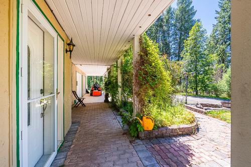 1270 Fox Tree Road, Lister, BC - Outdoor