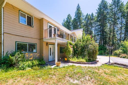 1270 Fox Tree Road, Lister, BC - Outdoor