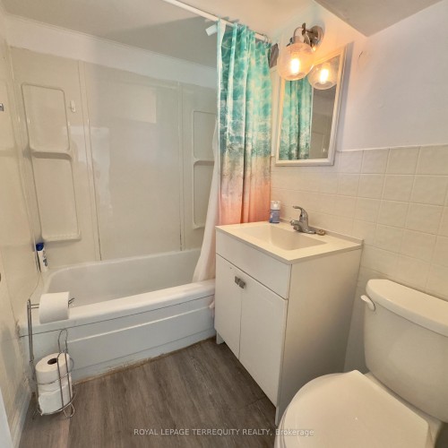 1181 Florence Street, London East, ON - Indoor Photo Showing Bathroom