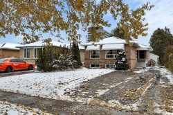 125 Wayne Avenue  Toronto, ON M1R 1Y8