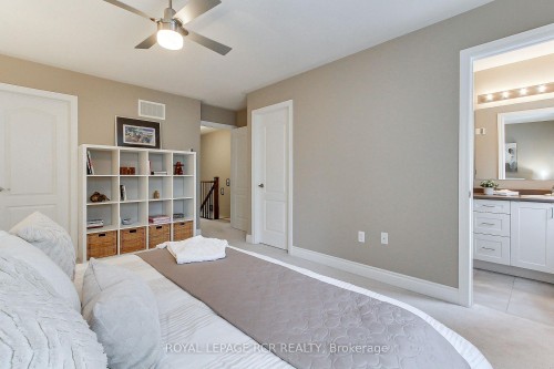 758 Wendy Culbert Crescent, Newmarket, ON - Indoor Photo Showing Bedroom
