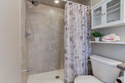 758 Wendy Culbert Crescent, Newmarket, ON - Indoor Photo Showing Bathroom