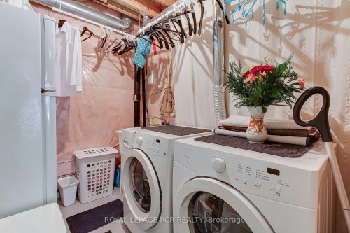 758 Wendy Culbert Crescent, Newmarket, ON - Indoor Photo Showing Laundry Room