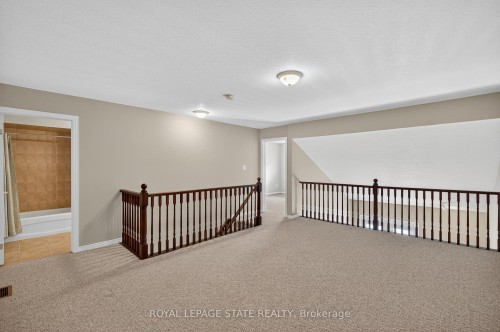 9 Manitoulin Trail, Hamilton, ON - Indoor Photo Showing Other Room