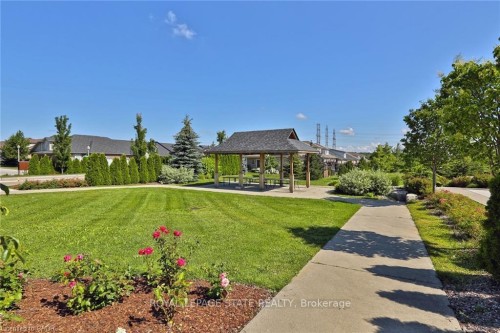 9 Manitoulin Trail, Hamilton, ON - Outdoor