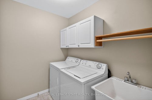 9 Manitoulin Trail, Hamilton, ON - Indoor Photo Showing Laundry Room
