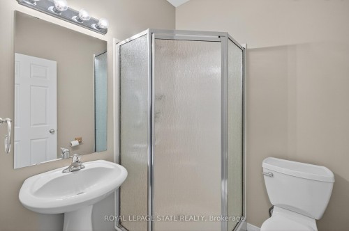 9 Manitoulin Trail, Hamilton, ON - Indoor Photo Showing Bathroom