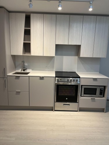 4611-3883 Quartz Road, Mississauga, ON - Indoor Photo Showing Kitchen