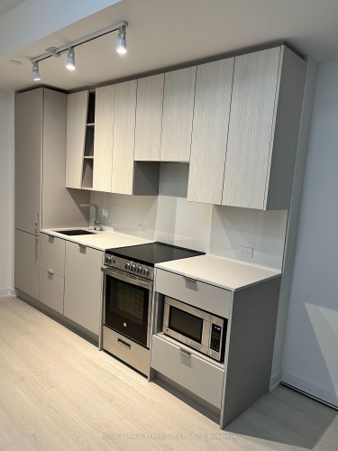 4611-3883 Quartz Road, Mississauga, ON - Indoor Photo Showing Kitchen