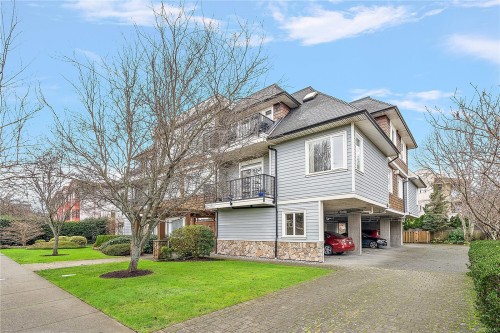 303-9942 Third St, Sidney, BC - Outdoor