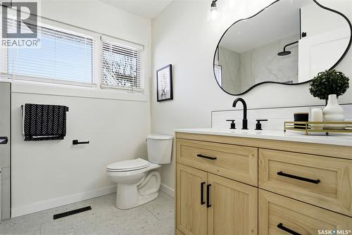 96 Bobolink Bay, Regina, SK - Indoor Photo Showing Bathroom
