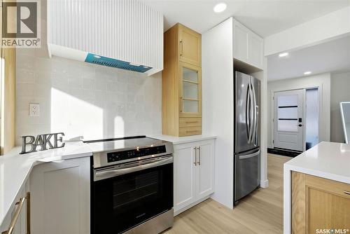 96 Bobolink Bay, Regina, SK - Indoor Photo Showing Kitchen