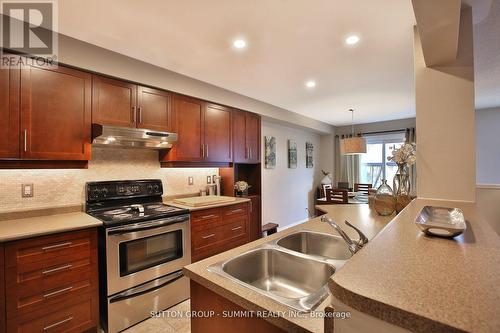 3122 Cabano Crescent, Mississauga, ON - Indoor Photo Showing Kitchen With Double Sink