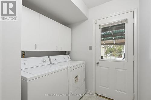 2047 Chrisdon Road, Burlington, ON - Indoor Photo Showing Laundry Room