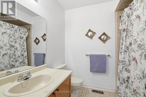 2047 Chrisdon Road, Burlington, ON - Indoor Photo Showing Bathroom