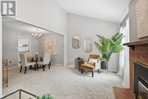 2047 Chrisdon Road, Burlington, ON - Indoor