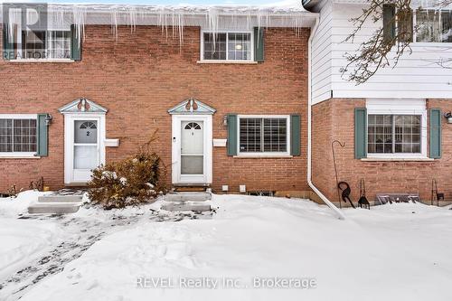 3 - 5852 FRONTENAC STREET  Niagara Falls (Arad/Fallsview), ON L2G 3A9
