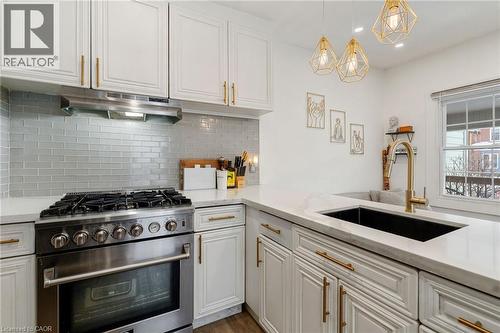67 Glendale Avenue N, Hamilton, ON - Indoor Photo Showing Kitchen With Upgraded Kitchen