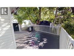 Photo has been virtually emptied - 