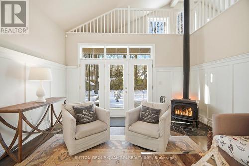 133 Mineola Road E, Mississauga, ON - Indoor Photo Showing Living Room With Fireplace