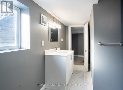 37 Catherine Street, St. Catharines, ON - Indoor