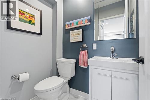 49 Brucedale Avenue E, Hamilton, ON - Indoor Photo Showing Bathroom