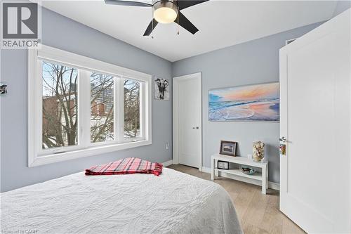 49 Brucedale Avenue E, Hamilton, ON - Indoor Photo Showing Bedroom