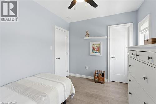 49 Brucedale Avenue E, Hamilton, ON - Indoor Photo Showing Bedroom