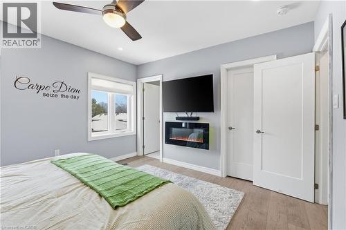 49 Brucedale Avenue E, Hamilton, ON - Indoor Photo Showing Bedroom