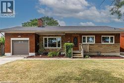 18 MASTERSON Drive  St. Catharines, ON L2T 3P1