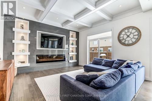 1567 Blackwell Boulevard, London North (North D), ON - Indoor Photo Showing Living Room With Fireplace