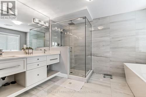 1567 Blackwell Boulevard, London North (North D), ON - Indoor Photo Showing Bathroom