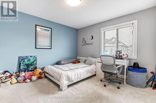 1567 Blackwell Boulevard, London North (North D), ON - Indoor Photo Showing Bedroom