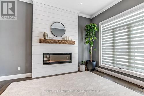 1567 Blackwell Boulevard, London North (North D), ON - Indoor Photo Showing Other Room With Fireplace