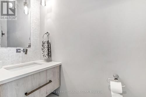 1567 Blackwell Boulevard, London North (North D), ON - Indoor Photo Showing Bathroom