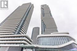 5807 - 8 INTERCHANGE WAY  Vaughan, ON L4K 5Z7