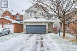 10 FRIENDLY CRESCENT  Ottawa, ON K2S 2B6