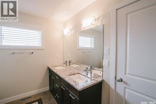 458 Teal Lane, Saskatoon, SK - Indoor Photo Showing Bathroom