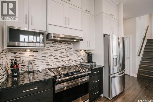458 Teal Lane, Saskatoon, SK - Indoor Photo Showing Kitchen With Stainless Steel Kitchen With Upgraded Kitchen