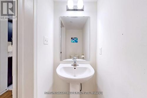 46 Filly Path, Oshawa, ON - Indoor Photo Showing Bathroom
