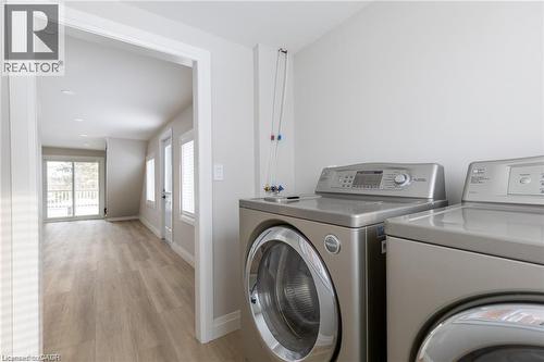 34 Close Avenue, Cambridge, ON - Indoor Photo Showing Laundry Room