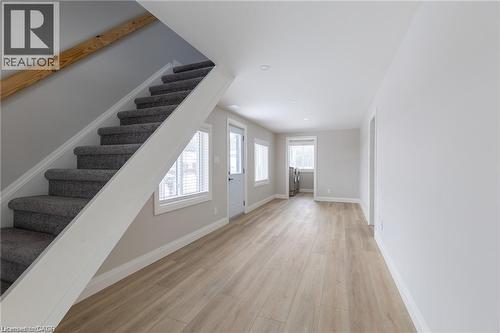 34 Close Avenue, Cambridge, ON - Indoor Photo Showing Other Room